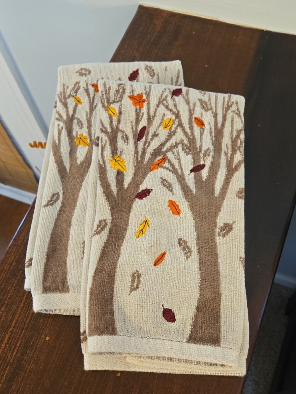 Home Bath Autumn Tree Hand Towels And Finger Towels With A Micheal Design Soap. - Picture 4 of 4